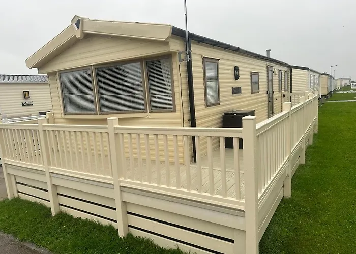 Lyon\'S Robin Hood Rhyl Caravan Sbw