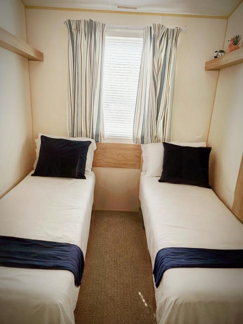Lyon's Robin Hood Caravan Sbw Apartment Rhyl